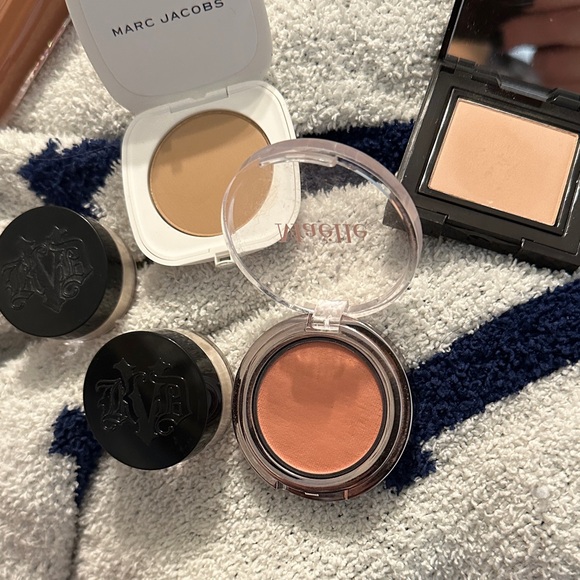 Peach Setting Powder - Picture 3 of 3